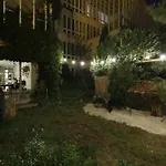 Large 120M Apartment With Garden And Cat Near Zoo