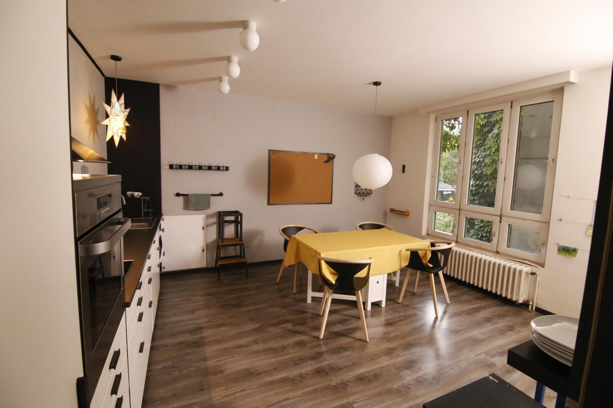 Large 120m With Garden And Cat Near Zoo *